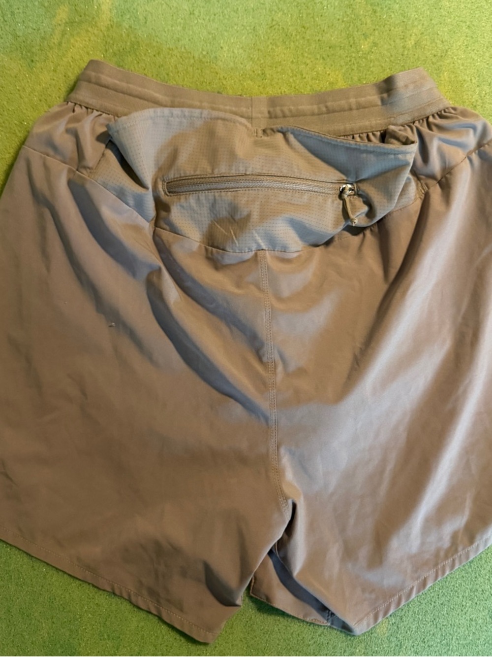 HOKA Men's Medium Lot: 1 Lightweight Running Shorts, 4 Running Shirts & 2 T-Shir - Picture 2 of 12